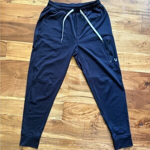 Vuori Black Sunday Performance Joggers